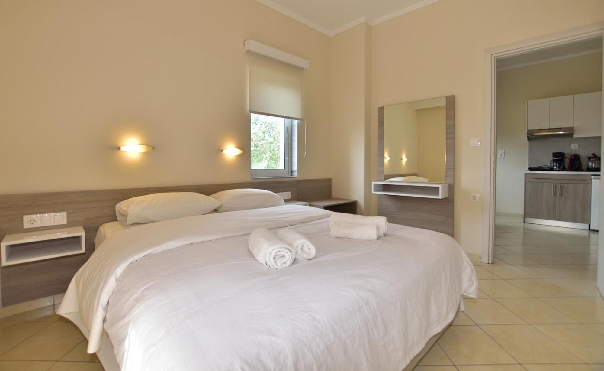 Flisvos Rooms Палеохора Экстерьер фото
