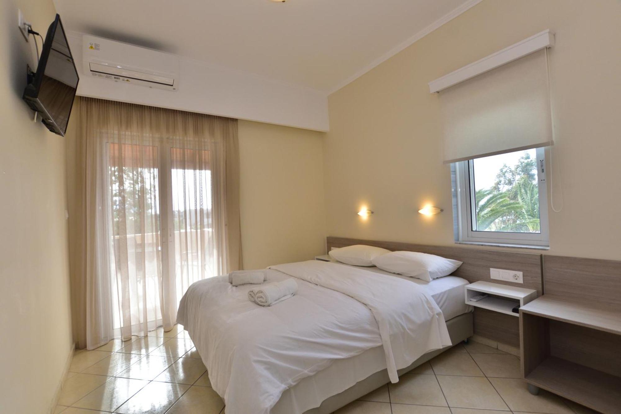 Flisvos Rooms Палеохора Экстерьер фото