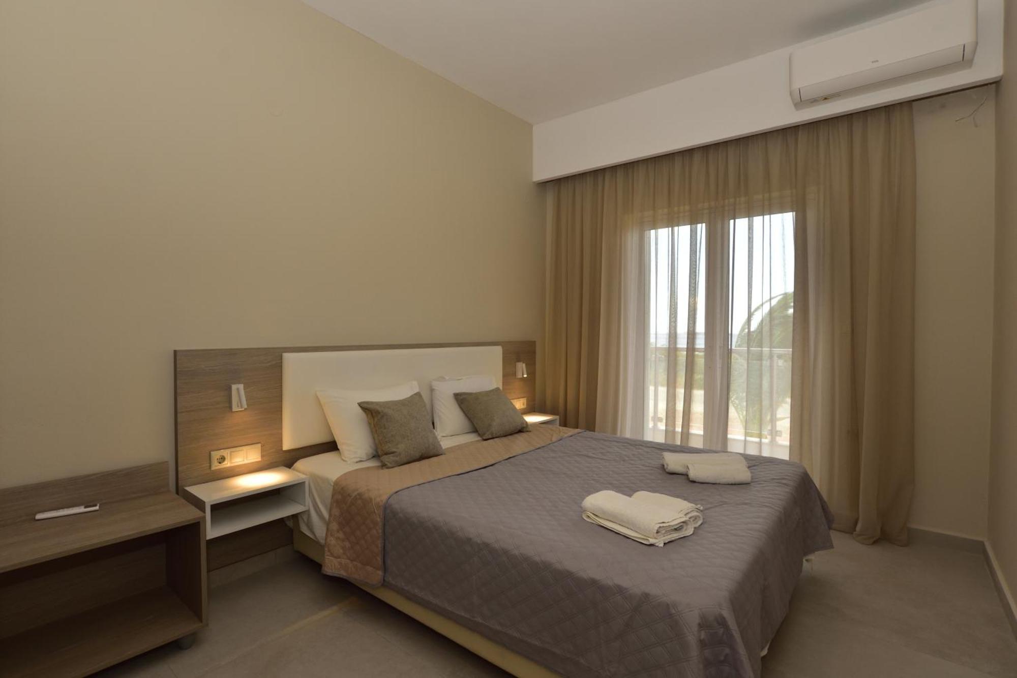 Flisvos Rooms Палеохора Экстерьер фото